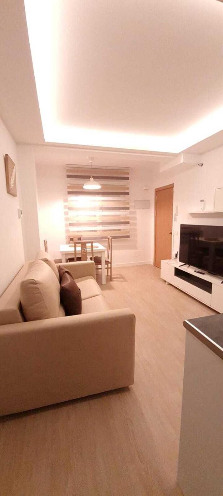 Suits Recien Reformadas Marques De Vadillo Madrid Room photo